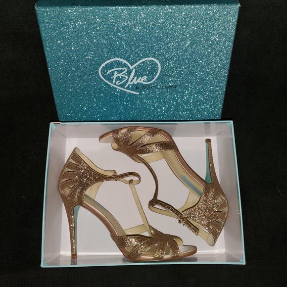 Blue By: Betsey Johnson Tee heel - Picture 5 of 5